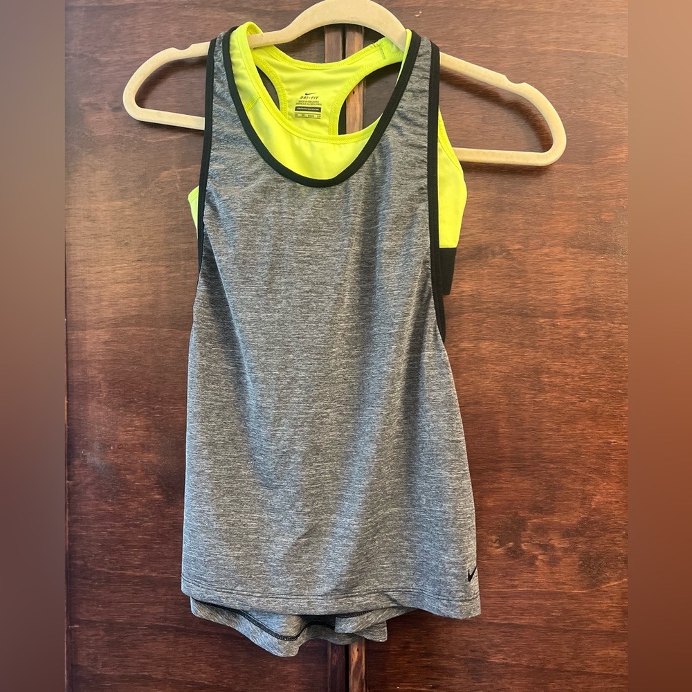 Nike women’s tank top with sports bra